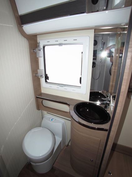 Melc’s bathroom
